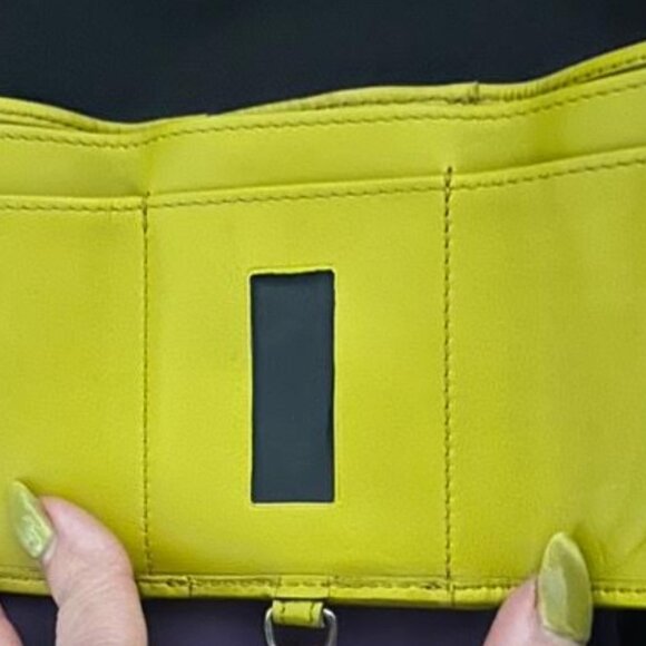 EUC GUCCI Bifold leather wallet with chain GG UNISEX 256442 - Picture 2 of 8